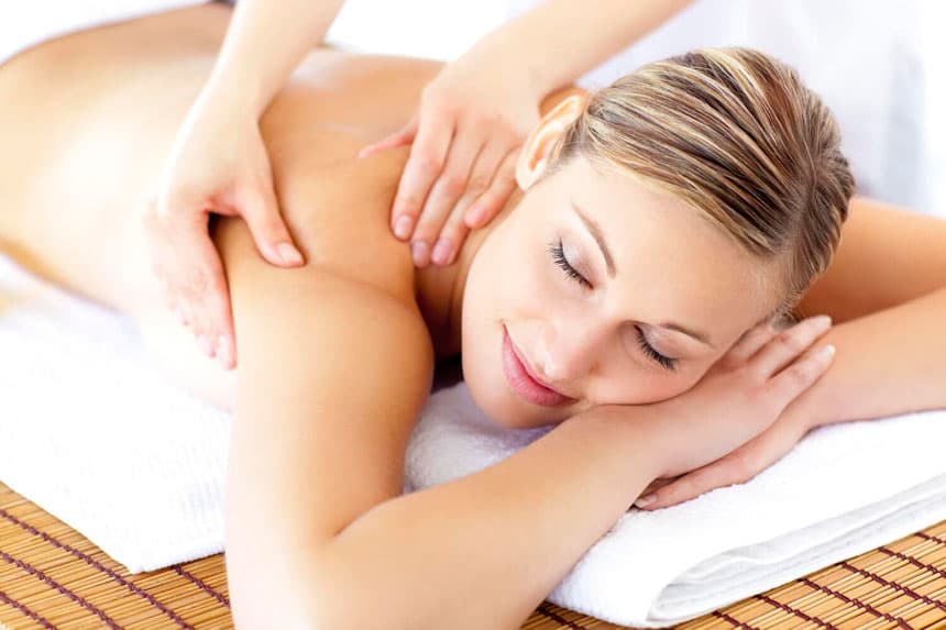 Masaje relajante para disminuir el dolor de espalda